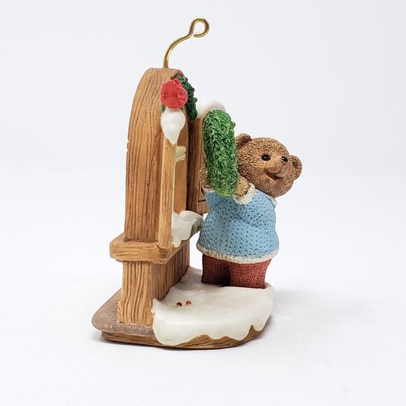 1996 Hallmark Welcome Sign Handcrafted Keepsake Holiday Christmas Ornament. - Picture 4 of 6